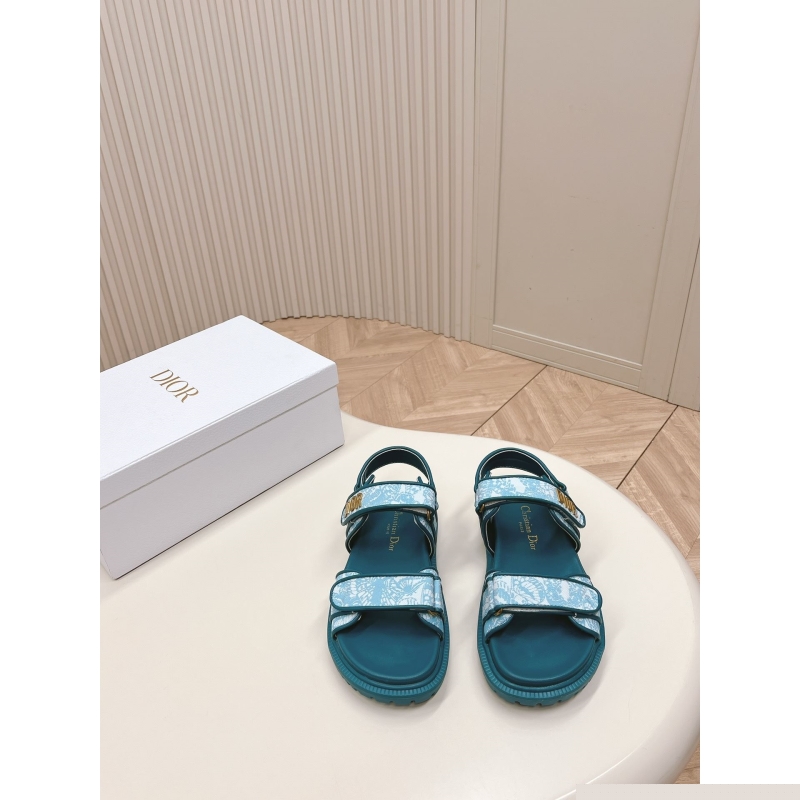ch**an D*or sandals